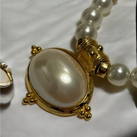 Vintage Sutton Hoo Gold Plated Faux Pearl Necklace 17” - Picture 7 of 10